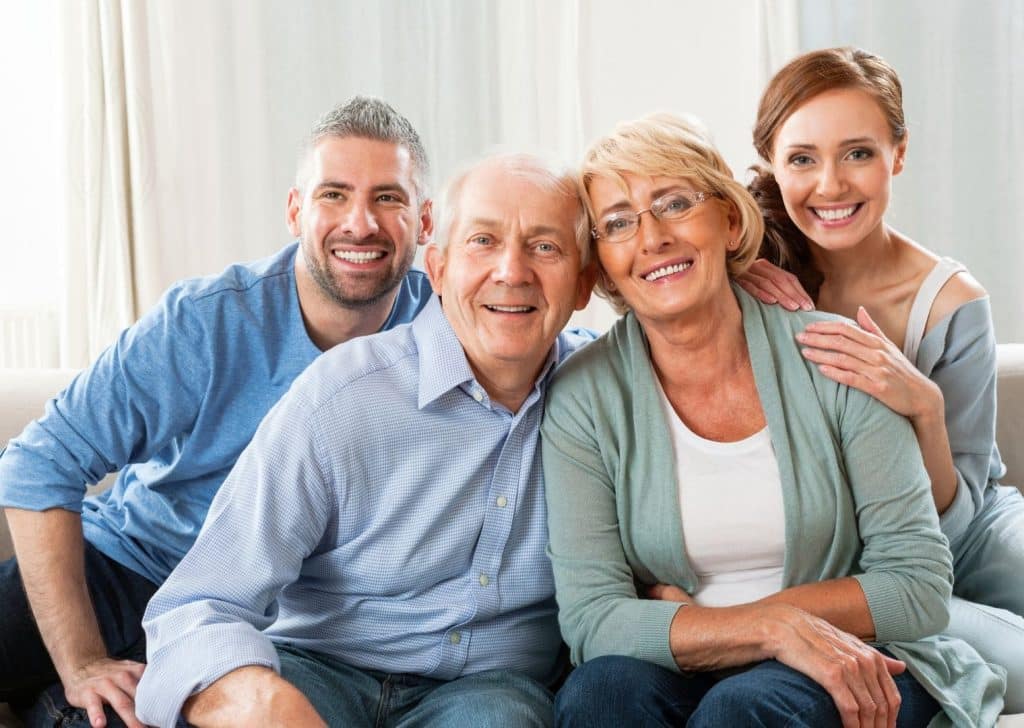 Résultat traitement orthodontie adulte sourire aligné